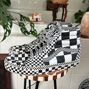Vans all over around checkerboard sk8 hi sneakers shoes W 7.5 M 6 black white
